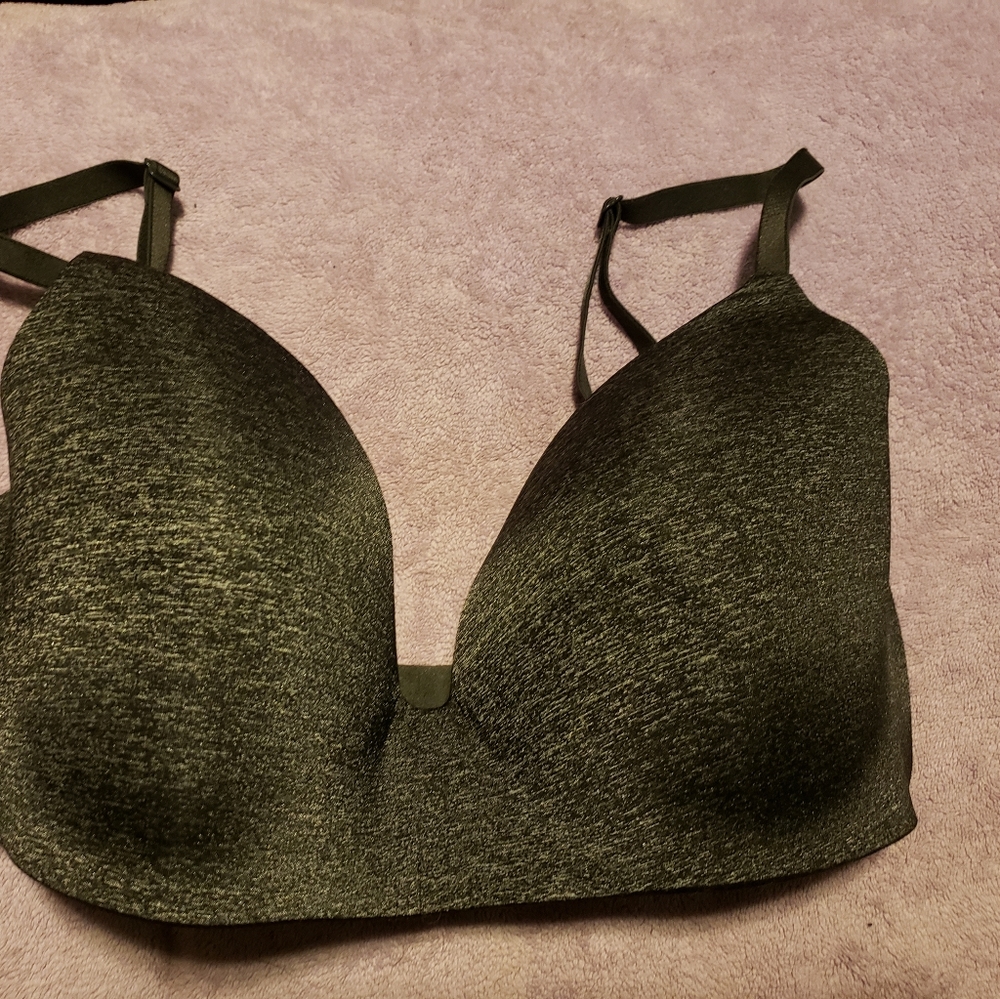 Victoria secret no wire bra 34DD